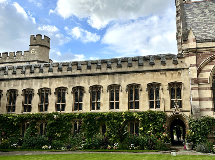 Stroll into Elegance: A Fashionista's Guide to Oxford